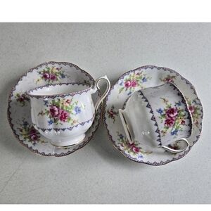 Royal Albert Bone China England Tea Cup and Saucer Set Vintage Petit Point x2